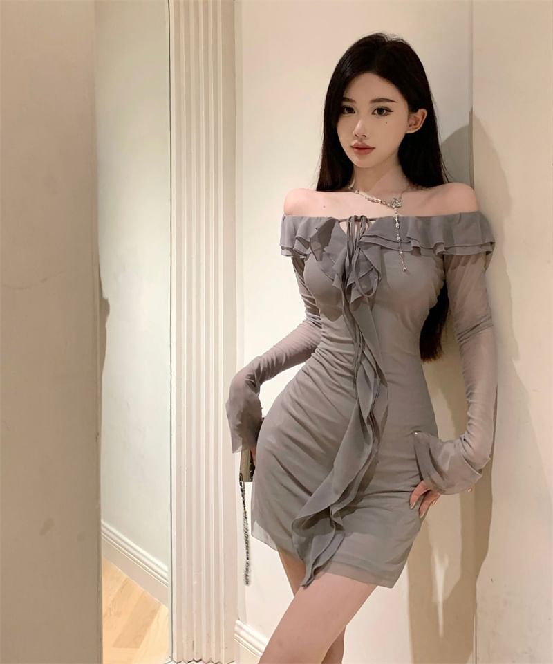 Manicotto - Lange mouw off-shoulder effen geplooide bodycon mini-jurk