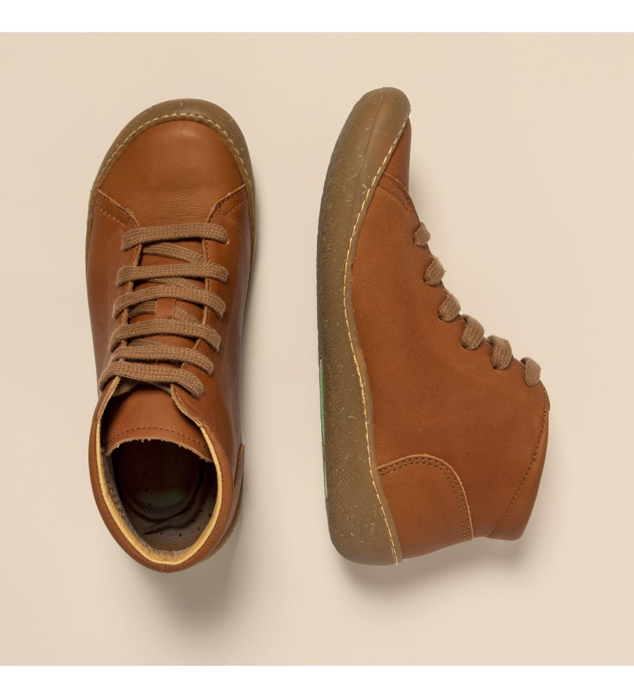 Botas de cano curto The Naturalist em couro napa encerado marrom N5773
