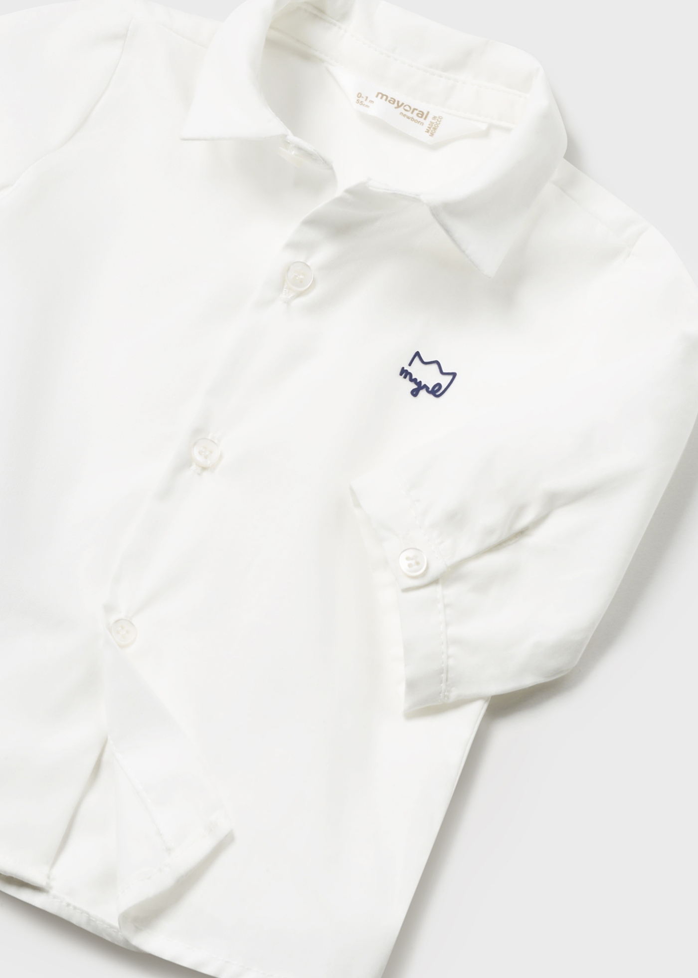 Camisa de recém-nascido com gravata borboleta