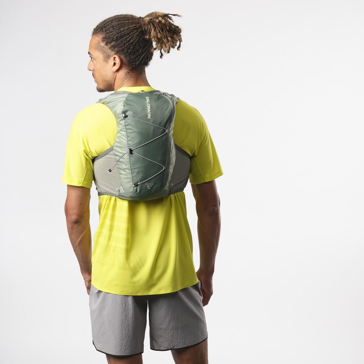 salomon active skin 8l loeberygsaek 25 lc2178000 laurel wreath lily pad alo