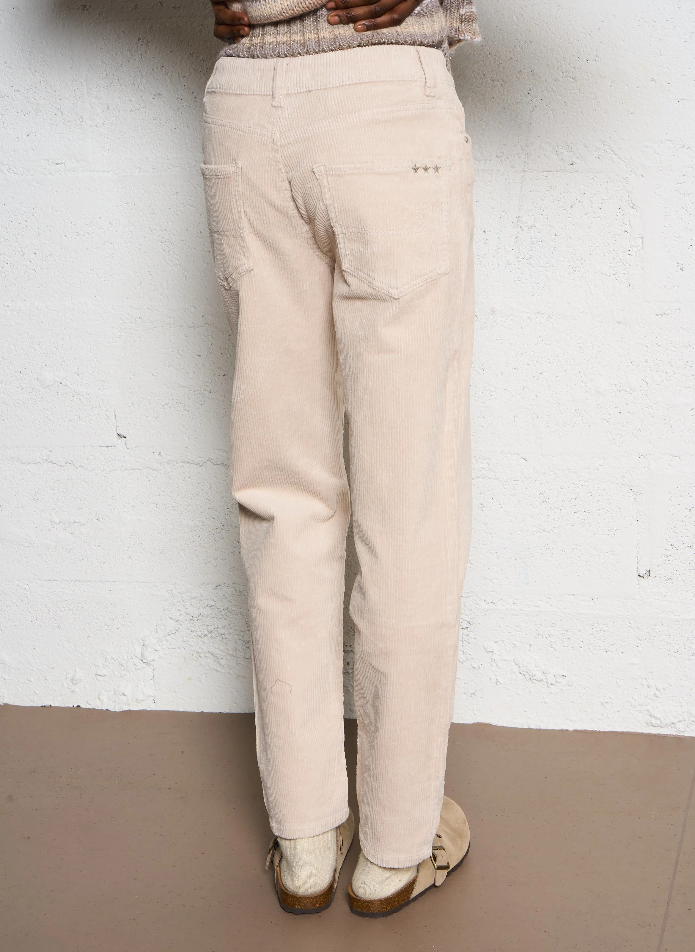 PAVLINA - Pantalon droit velours côtelé en coton stretch| Beige