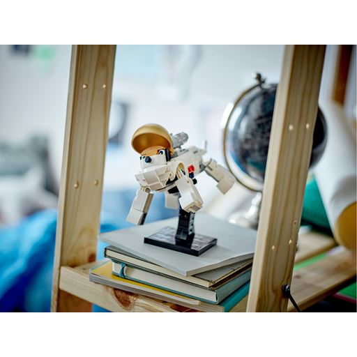 LEGO Creator 3i-1 Astronaut - 31152