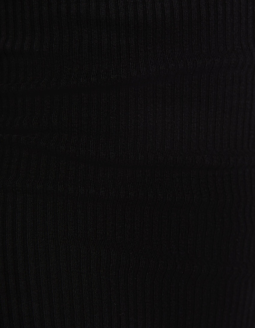 Vestido midi canelado sem mangas