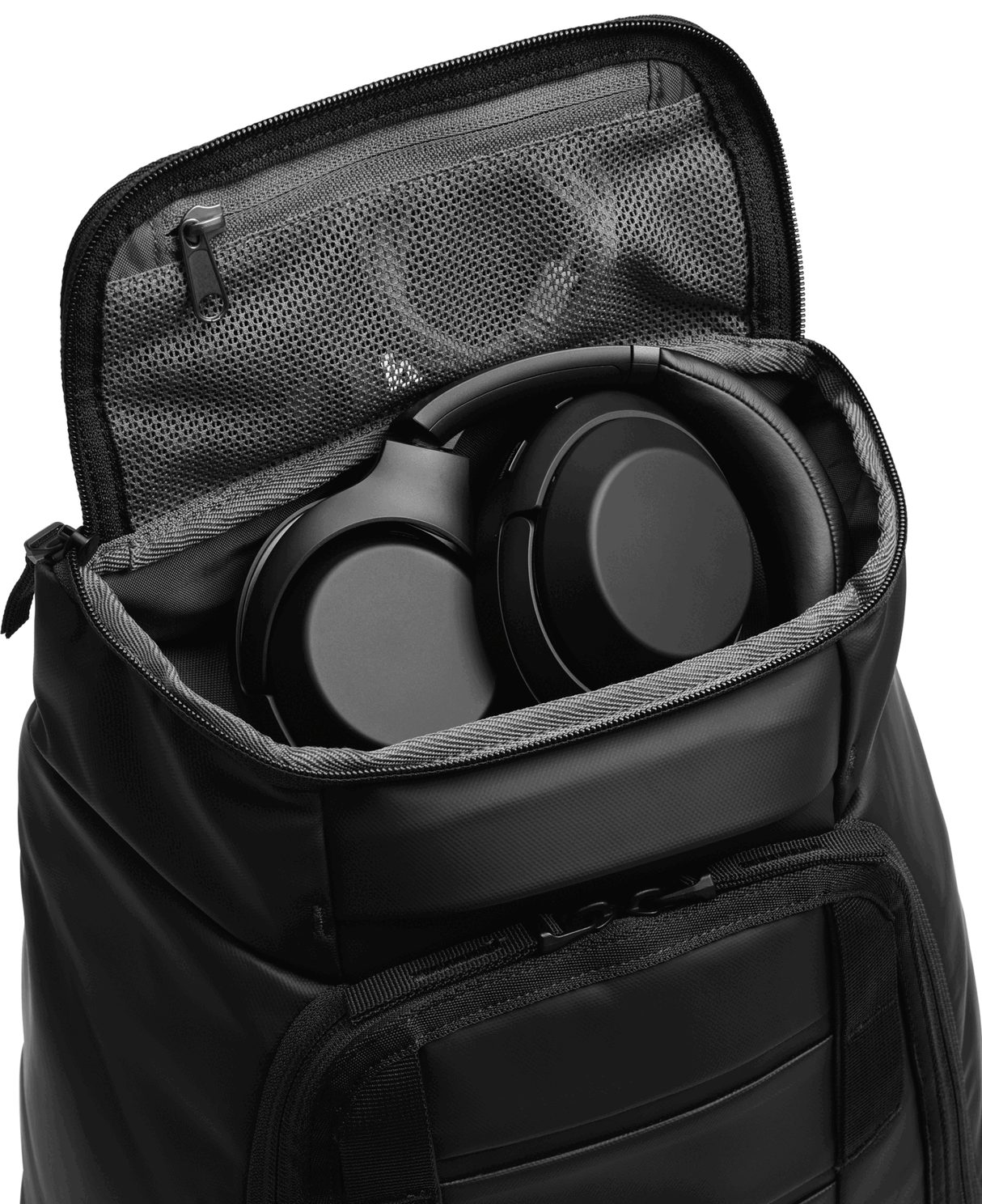 Db<br>Hugger Backpack 25L