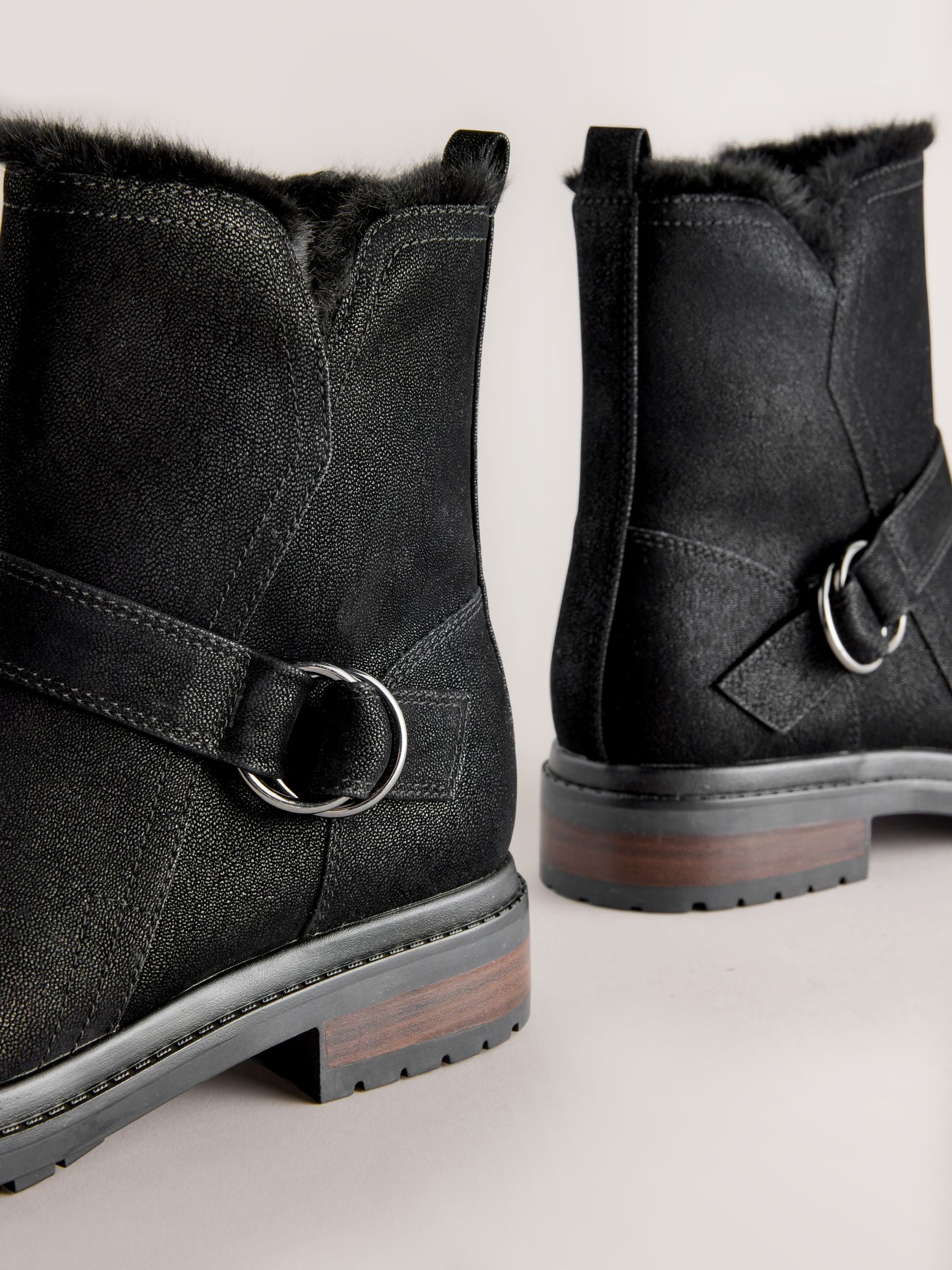 Zwart - Forever Comfort® Faux Fur Hardware Ankle Boots