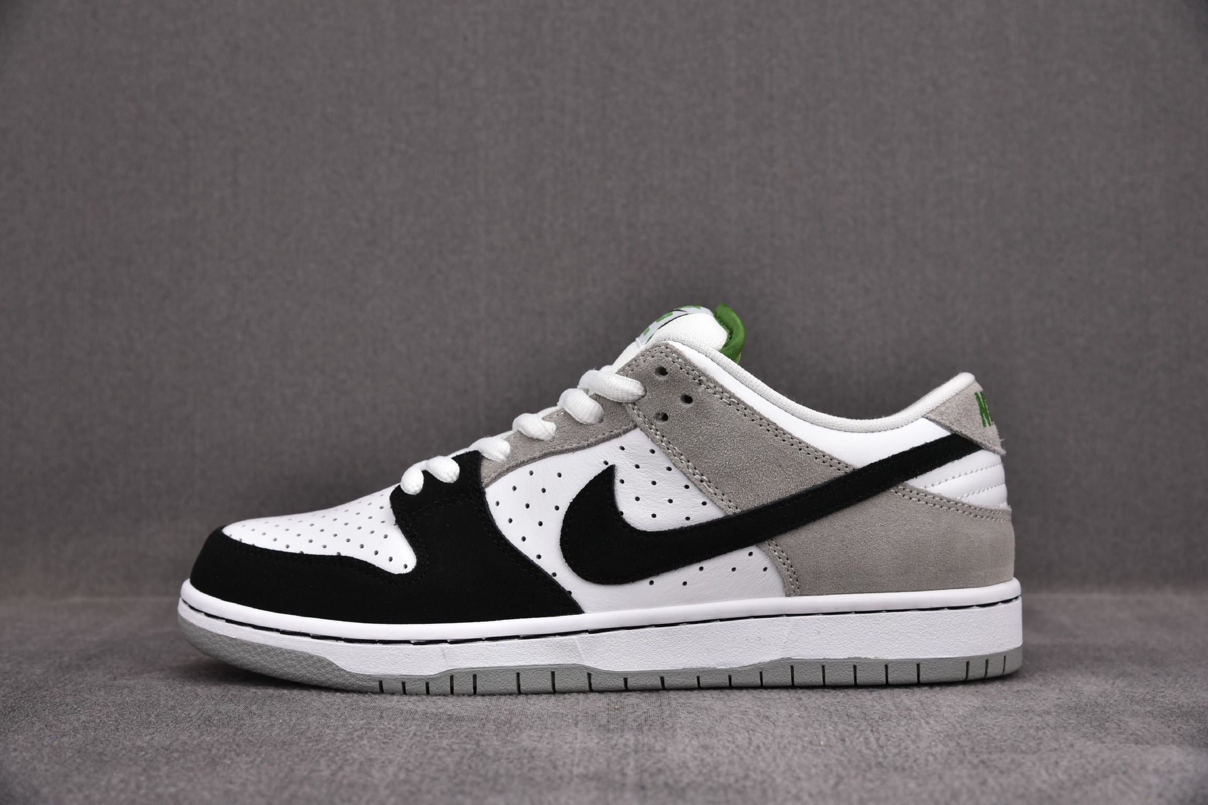 Nike SB Dunk Low Chlorophyll