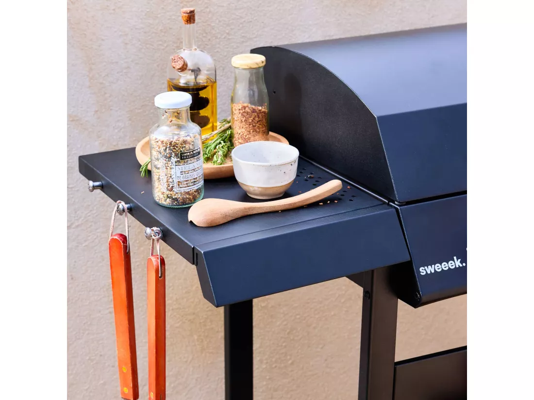 Barbecue au gaz Madeleine noir. 3 brûleurs. cuisine extérieure. L 109.5 x P 59 x H 125cm