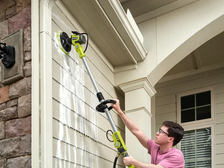 Ryobi Teleskopisk rengjøringsbørste 18V ONE