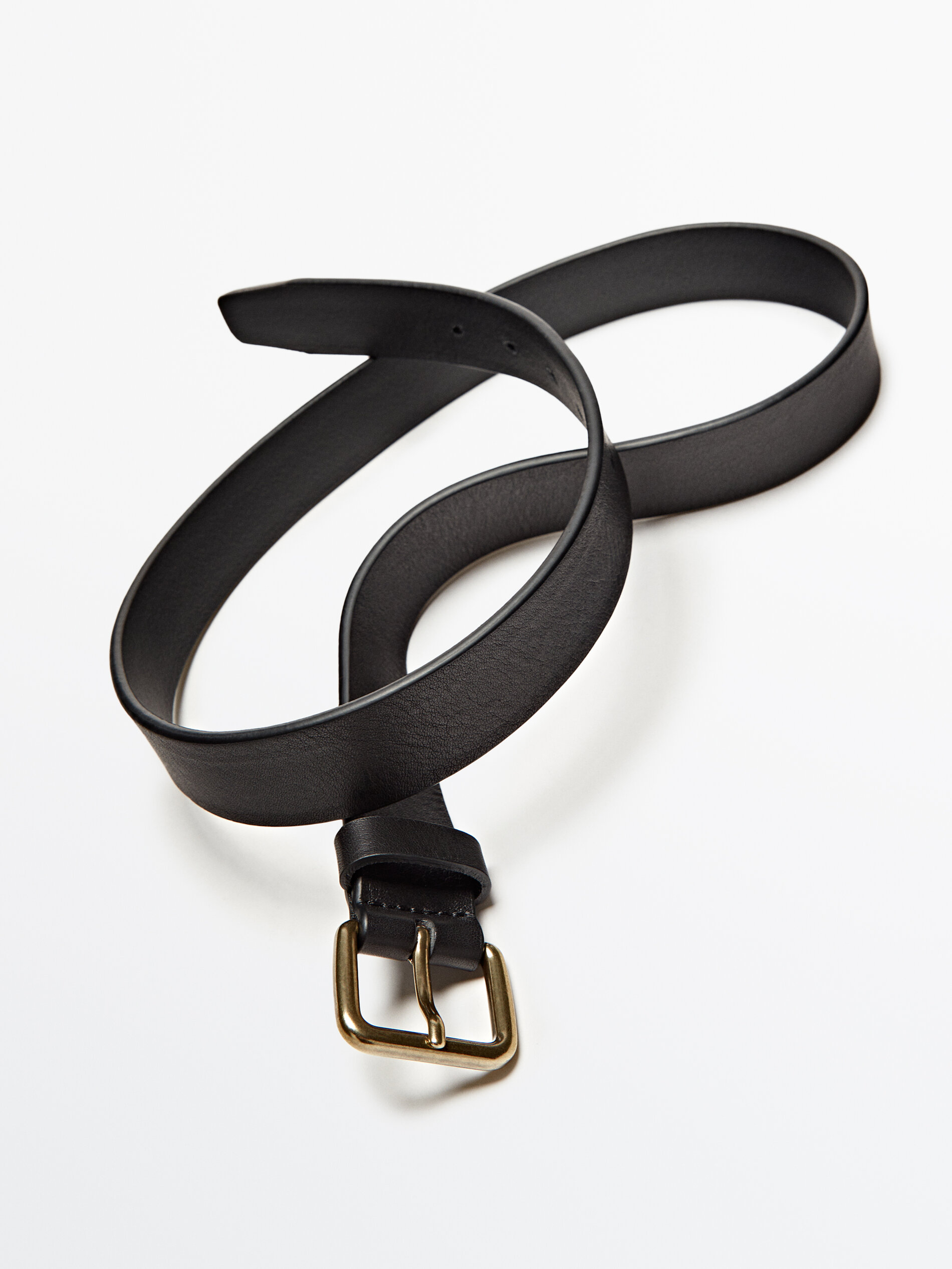 Cinto de couro com fivela dourada - PRETO