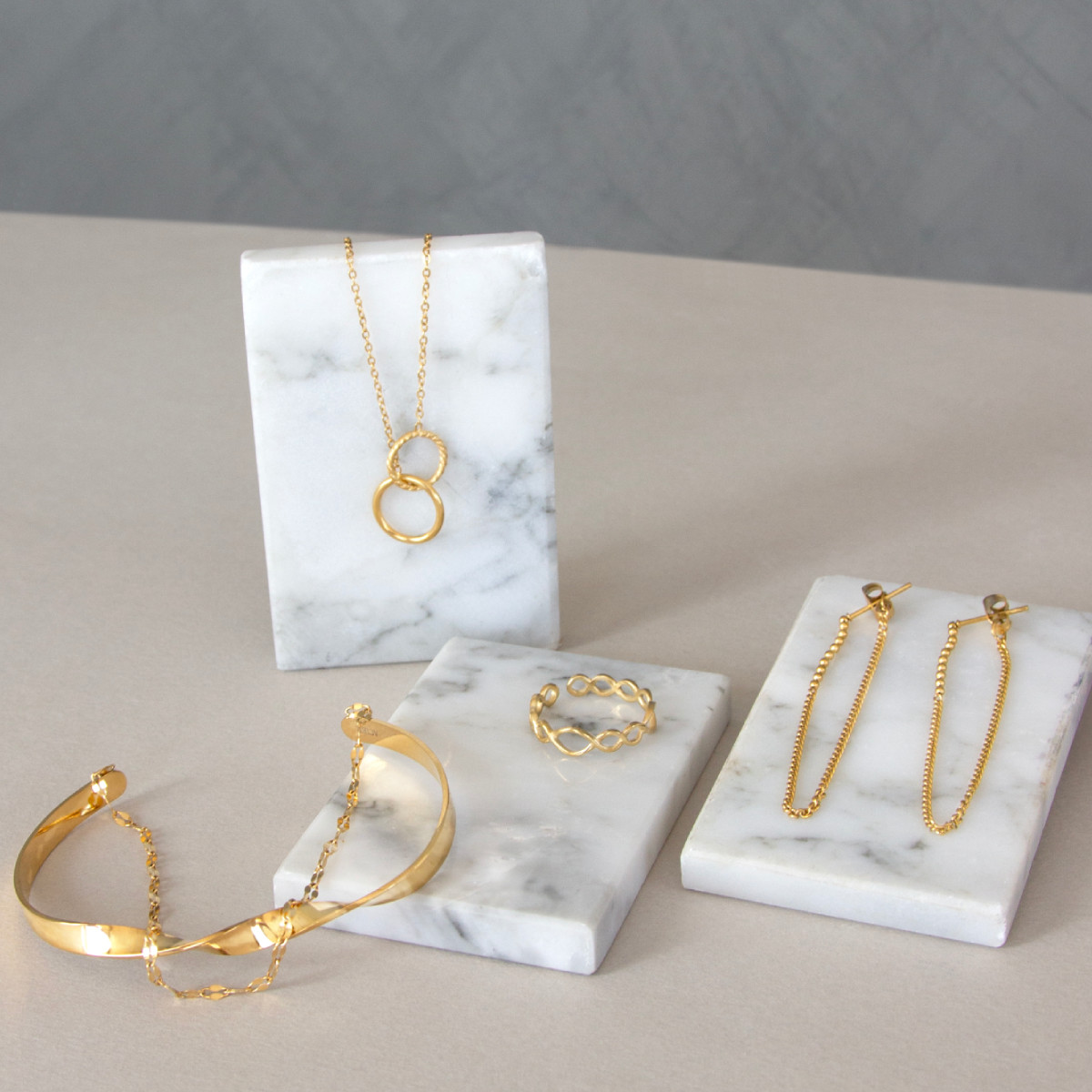 Boucles d'oreilles acier jaune