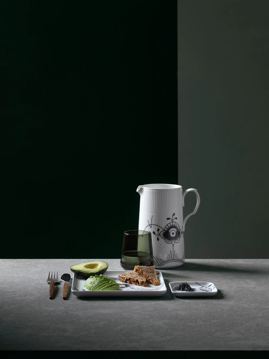 Royal Copenhagen  Sort Mega riflet kande - 1,5 L.