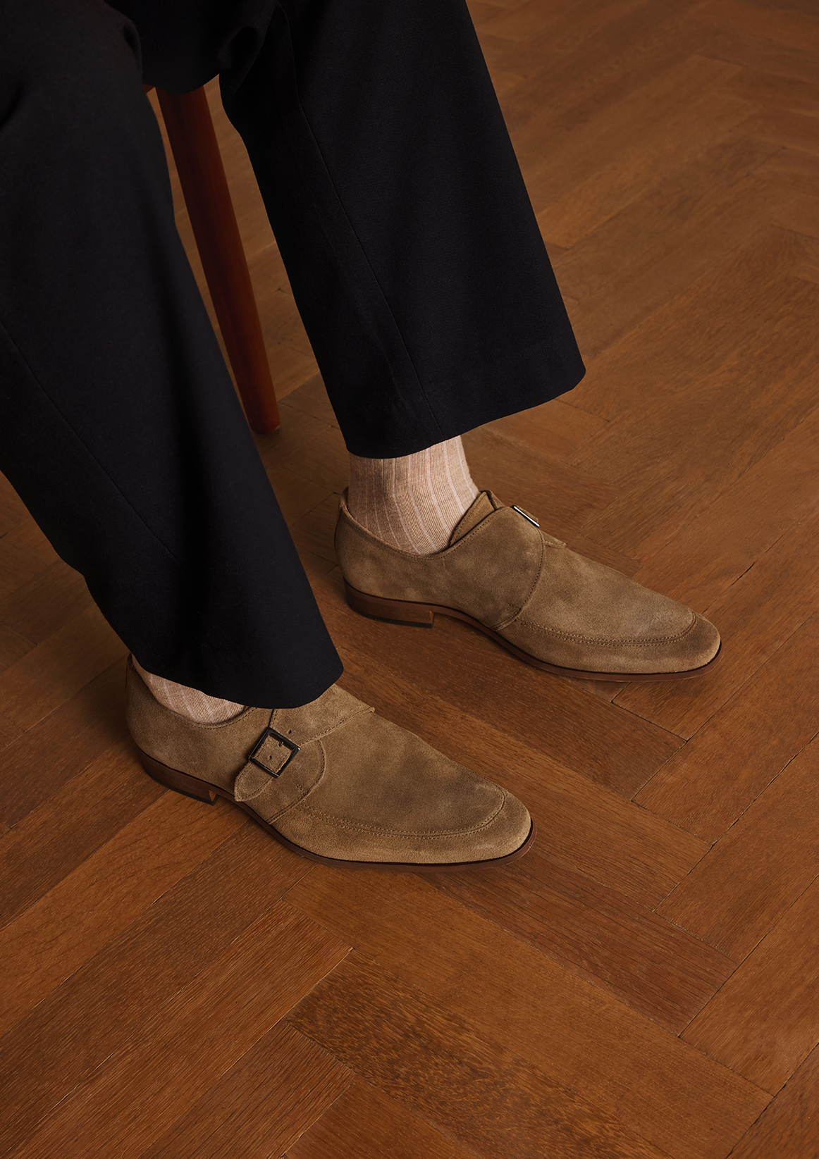 Taupe suède gespschoenen