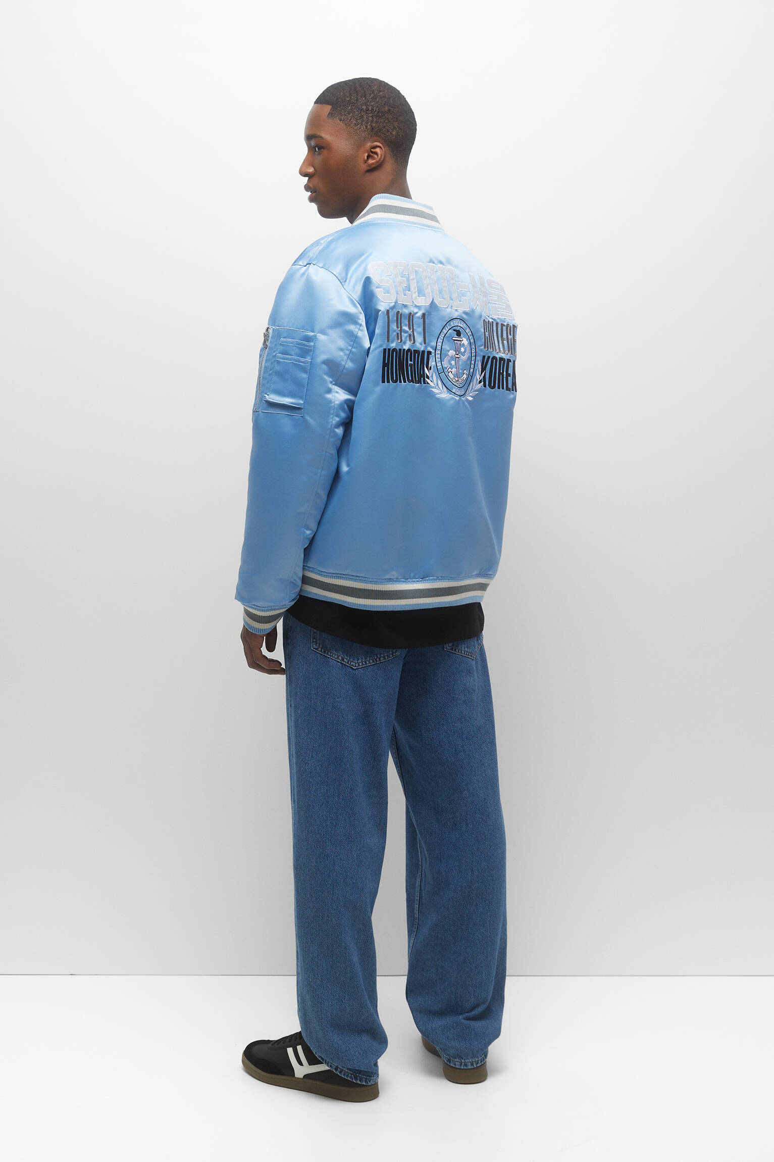 Jaqueta bomber de cetim - azul claro