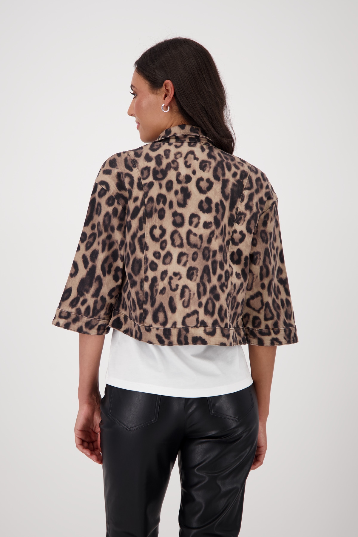 Monari Kurzjacke »Jacke Leodruck allover« ohne Kapuze Mit Rundhalsausschnitt