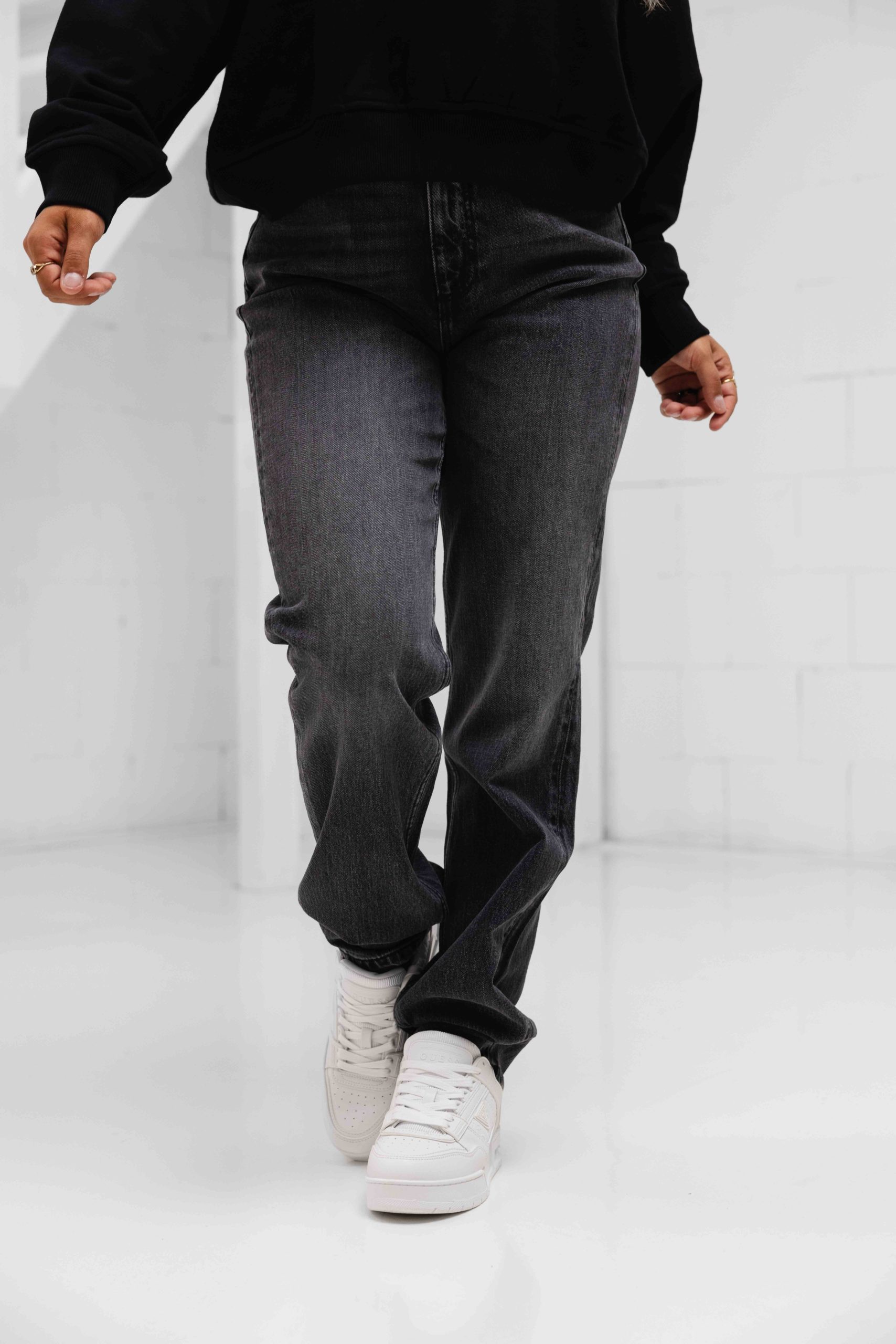 Guess High Raise Mom Jeans Dames Donkergrijs