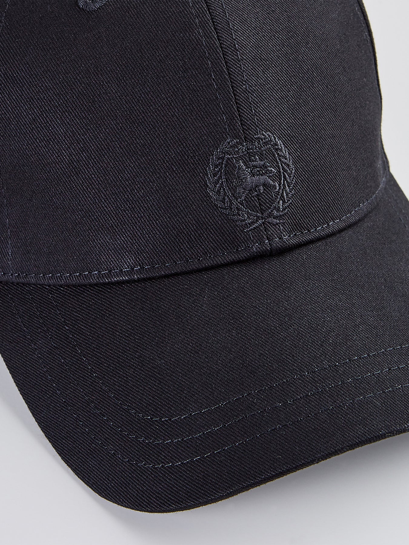 Base Cap mit Logo
