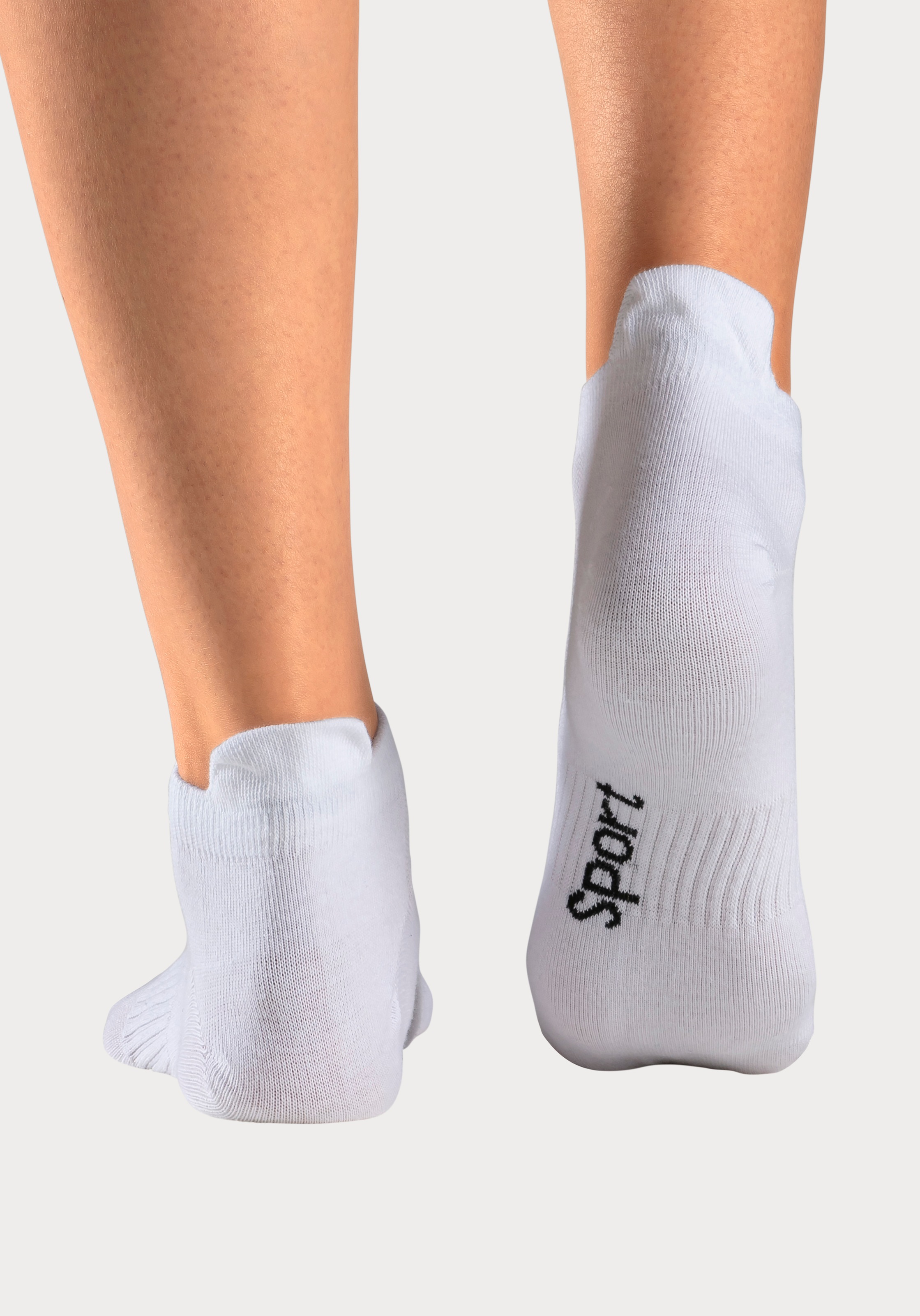 Bench. Sneakersocken Packung, 6 Stk. tlg. mit feiner Mesh Konstruktion und Mittelfussgummi