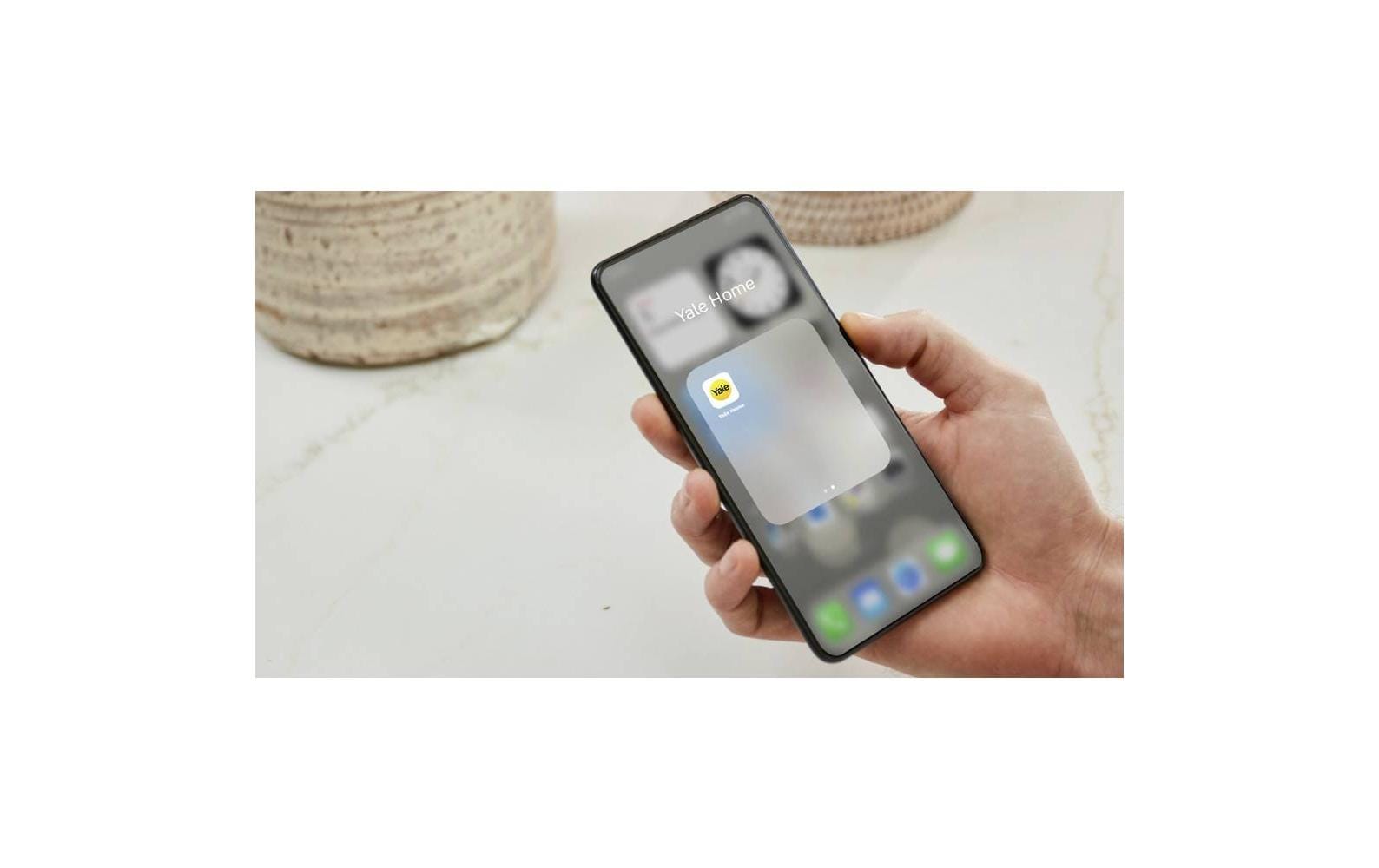 Linus L2 Smart Lock VDC-Kit, Schwarz<br>Intelligentes Türschloss mit Smart Video Doorbell und Smart Doorbell Chime inklusive