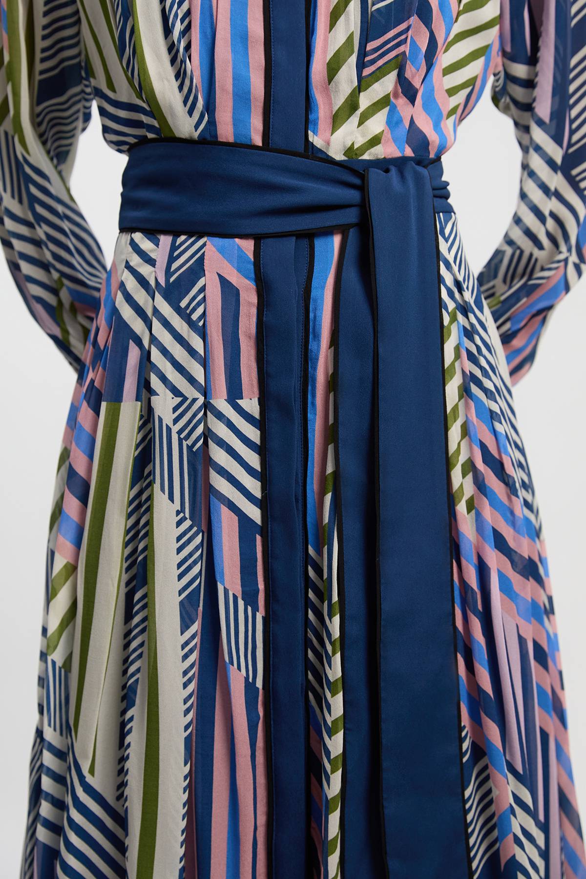 KarenMillen Robe Chemise Longue En Georgette De Viscose Imprimée À Motif Géométrique