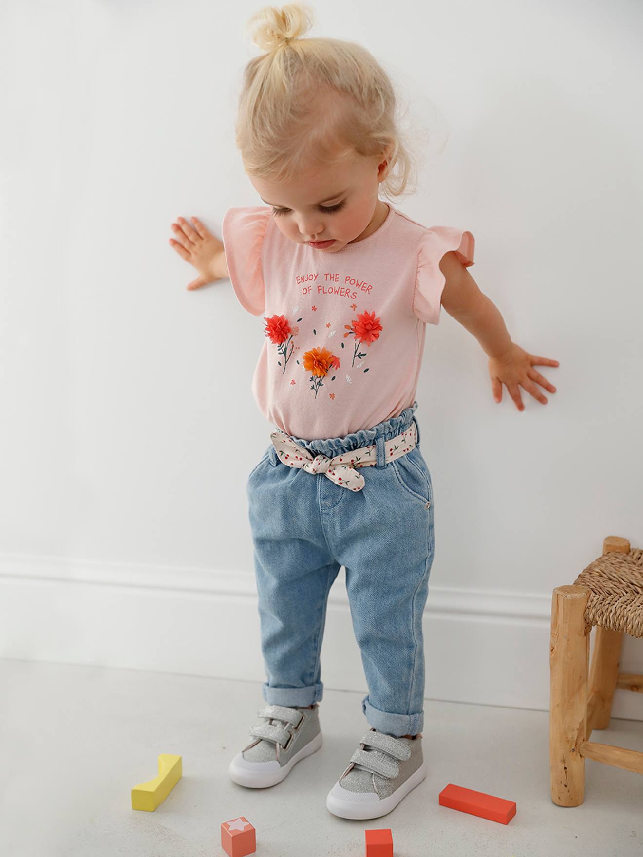 Calça jeans com cinto de tecido, para bebê, lavagem azul média