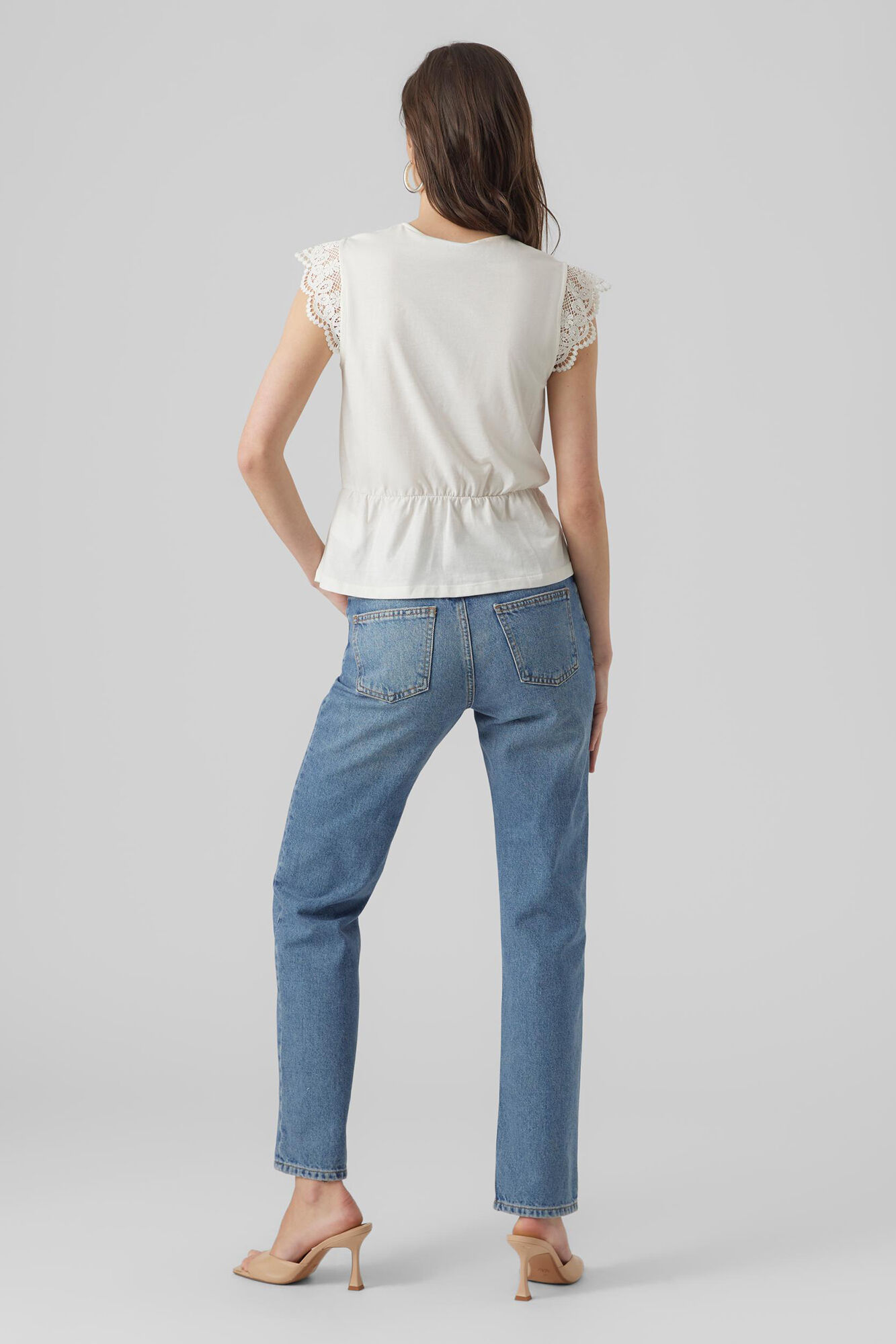 Blusa sem mangas com detalhes em renda - Branca