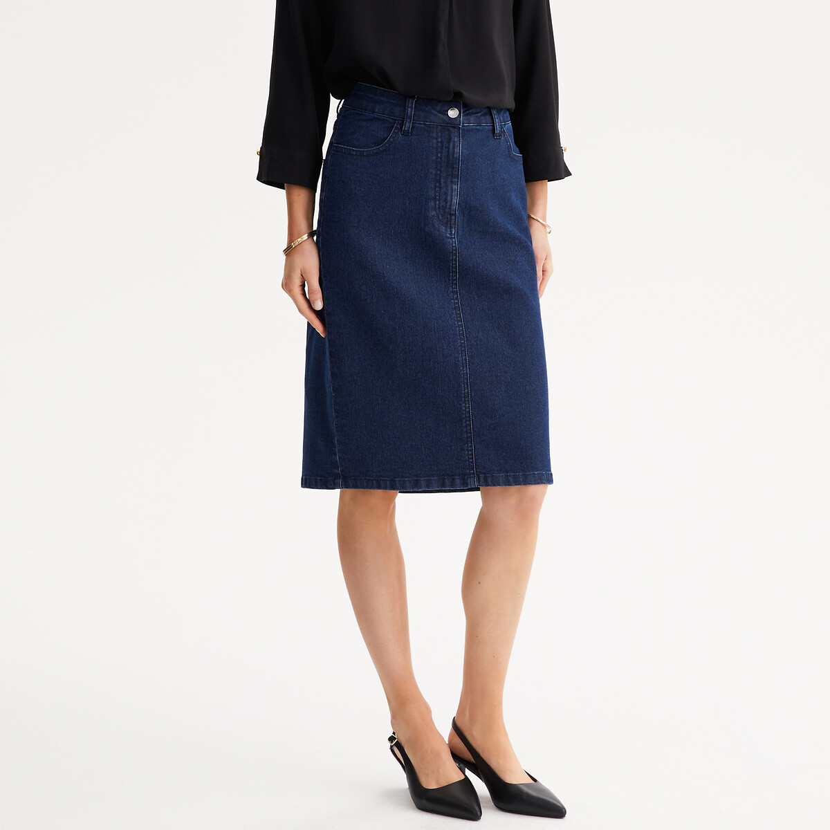 ANNE WEYBURN<br>Saia reta em denim elástico, comprimento midi