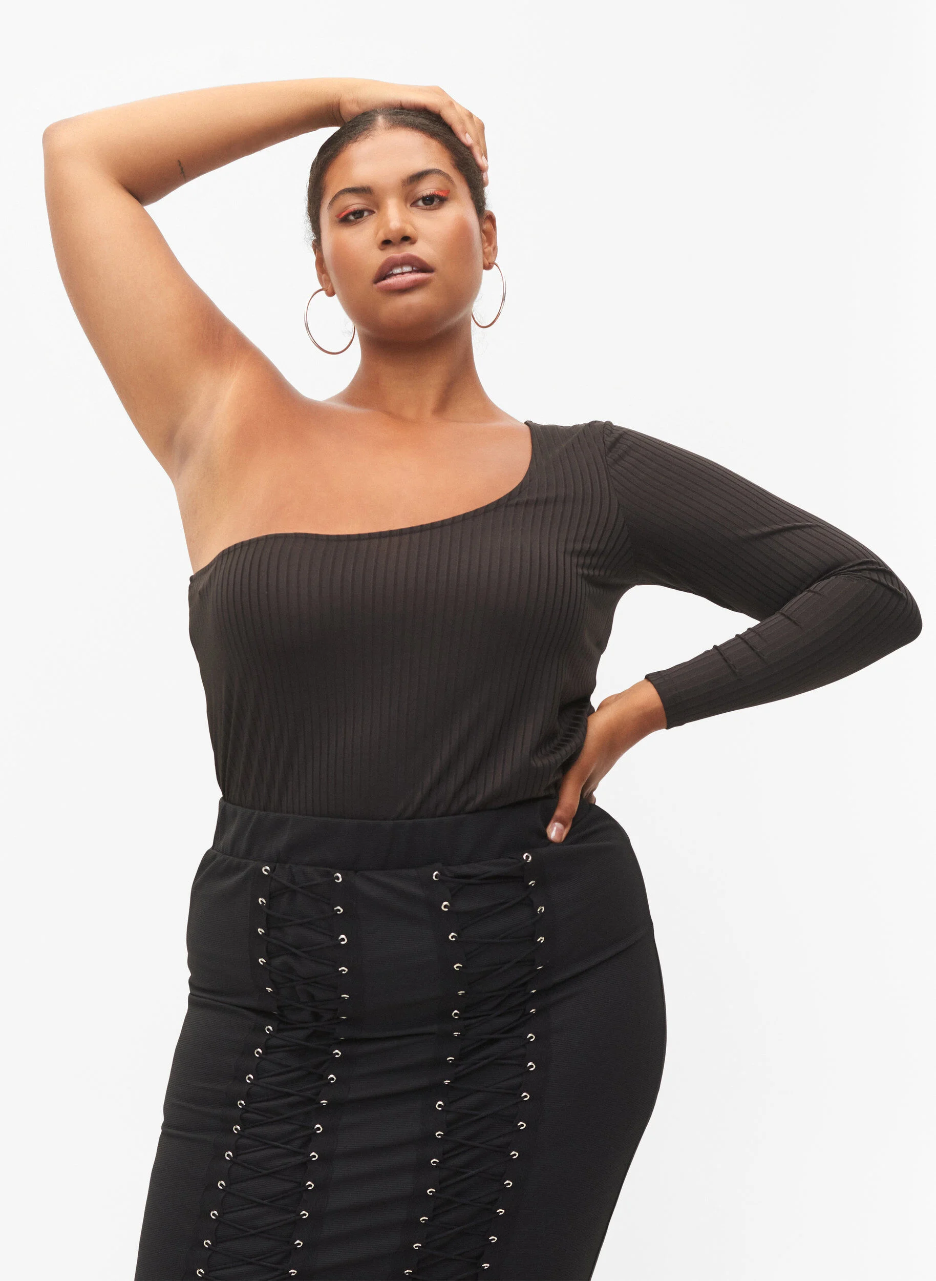 One-shoulder bluse