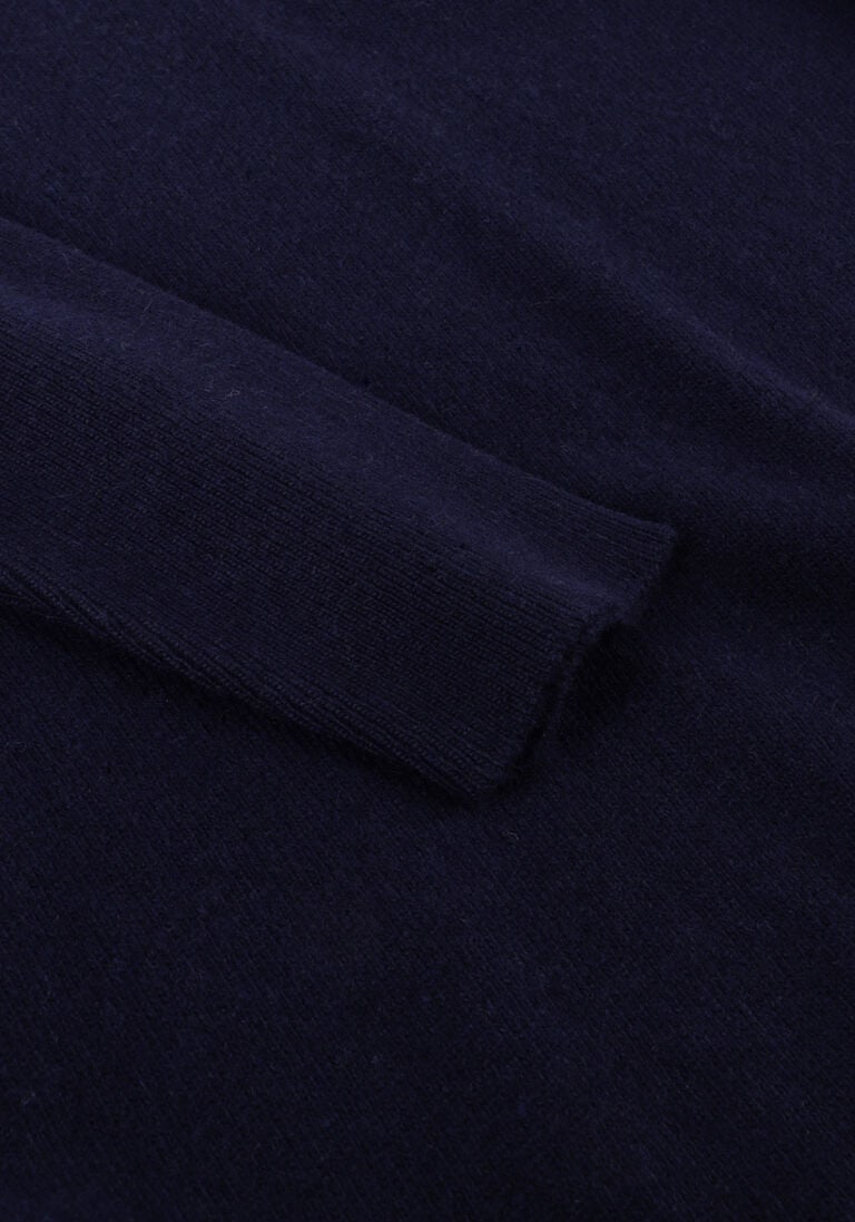 donkerblauwe resort finest trui v-neck cape sweater