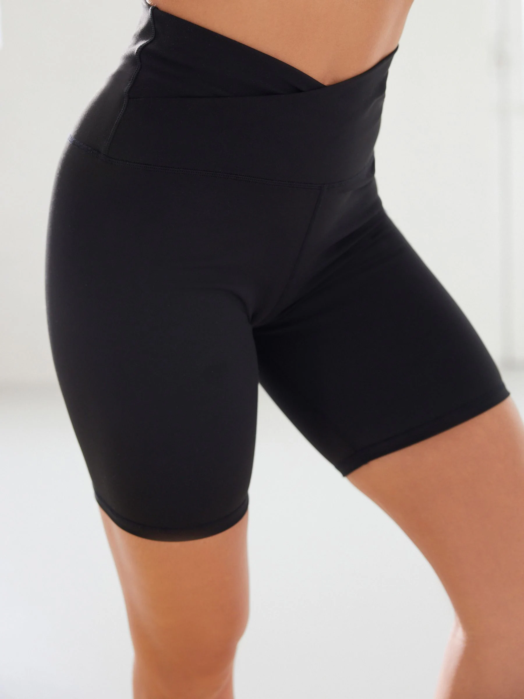 Zwart - Active Sports fietsshort met tailleoverslag