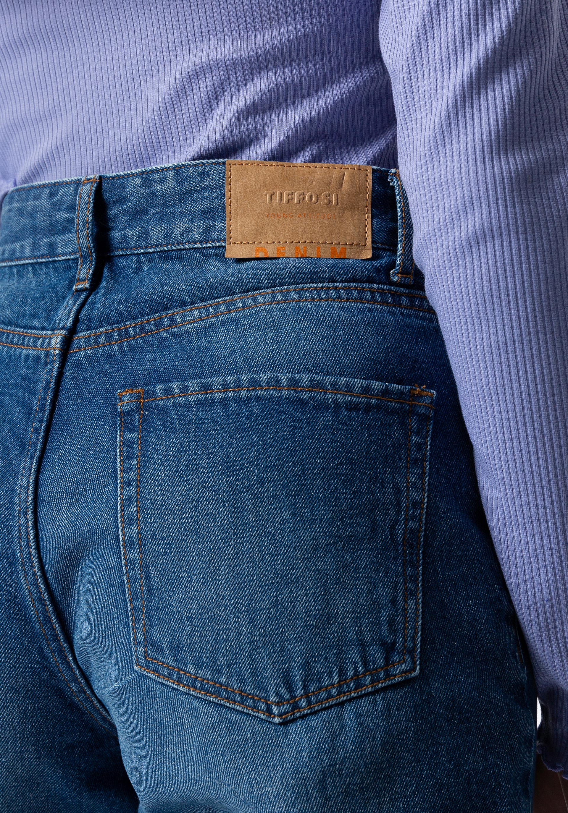 Jeans Sadie Mom Fit Cintura Alta C/ Rasgões