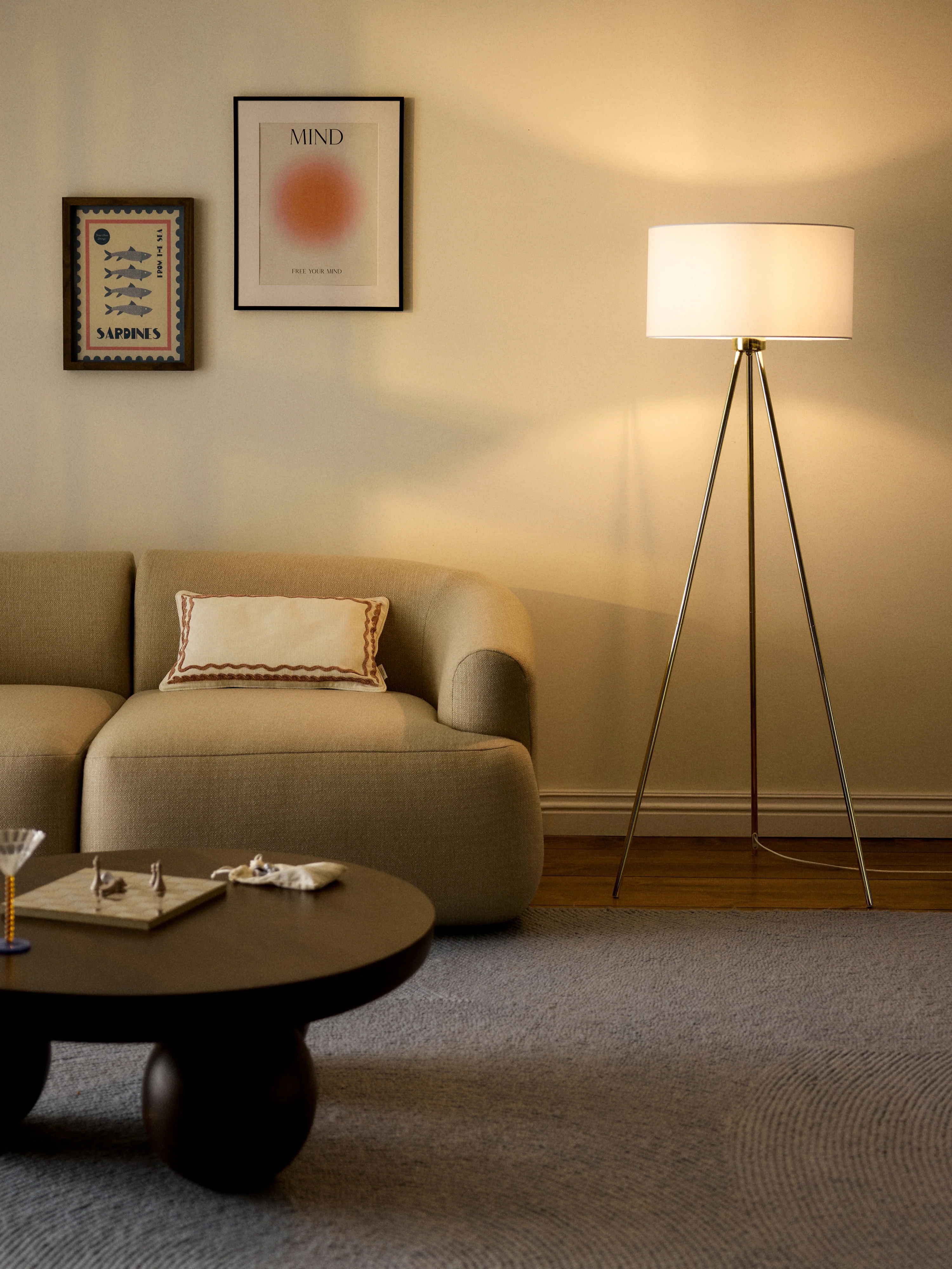 Tripod vloerlamp Cella met stoffen lampenkap