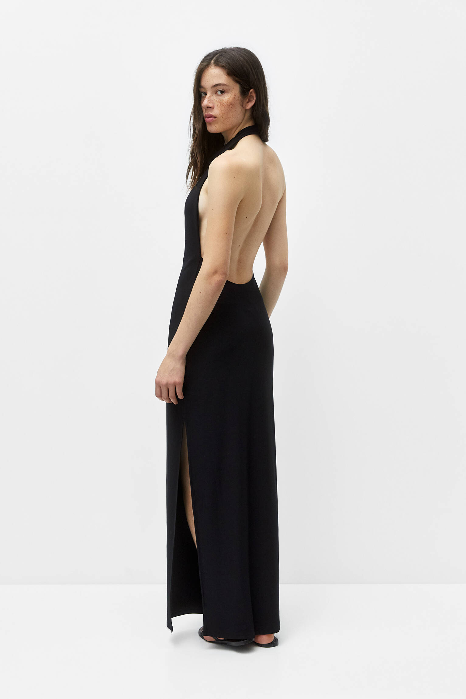 VESTIDO LONGO COM DECOTE HALTER - PRETO