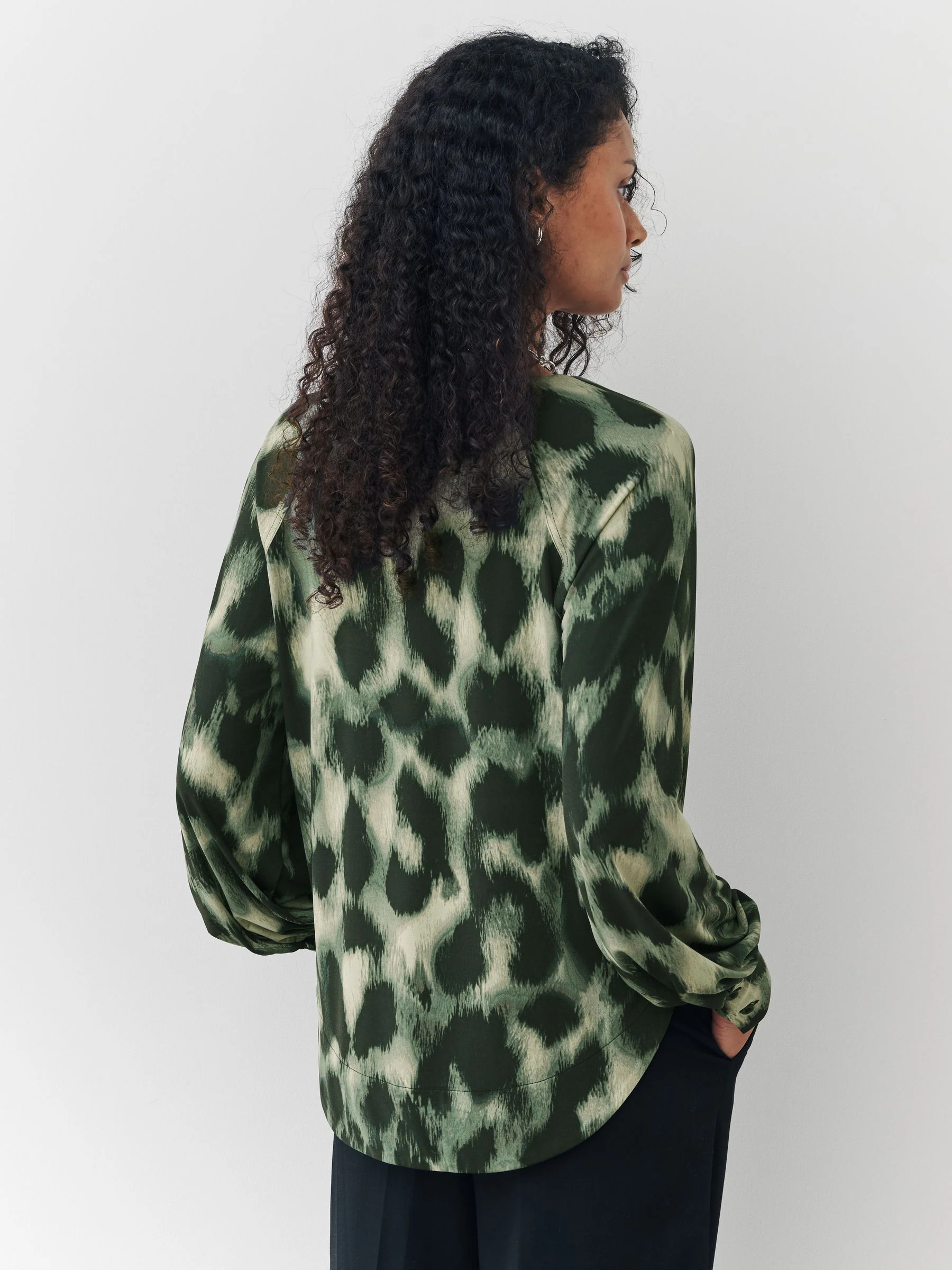 Groen met dierenprint - Long Sleeve V-Neck Jersery Blouse