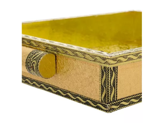 Plateau en métal doré repoussé 25x20x4,5h