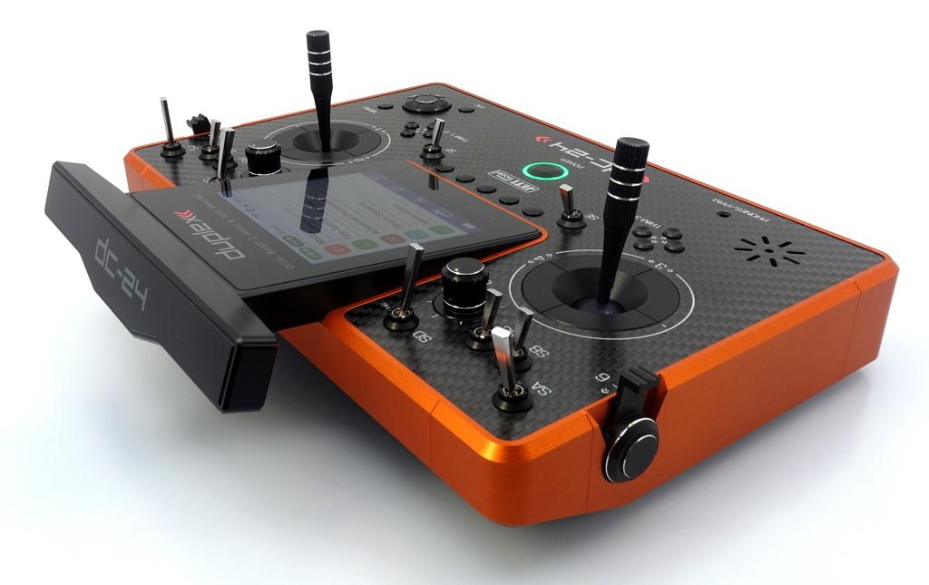 Fernsteuerung DC-24 II Carbon Line Orange<br>Professioneller 2.4 GHz Duplex Pultsender