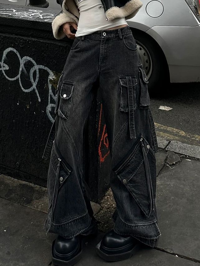 Coline - Low Rise Washed Wide Leg Cargo Jeans