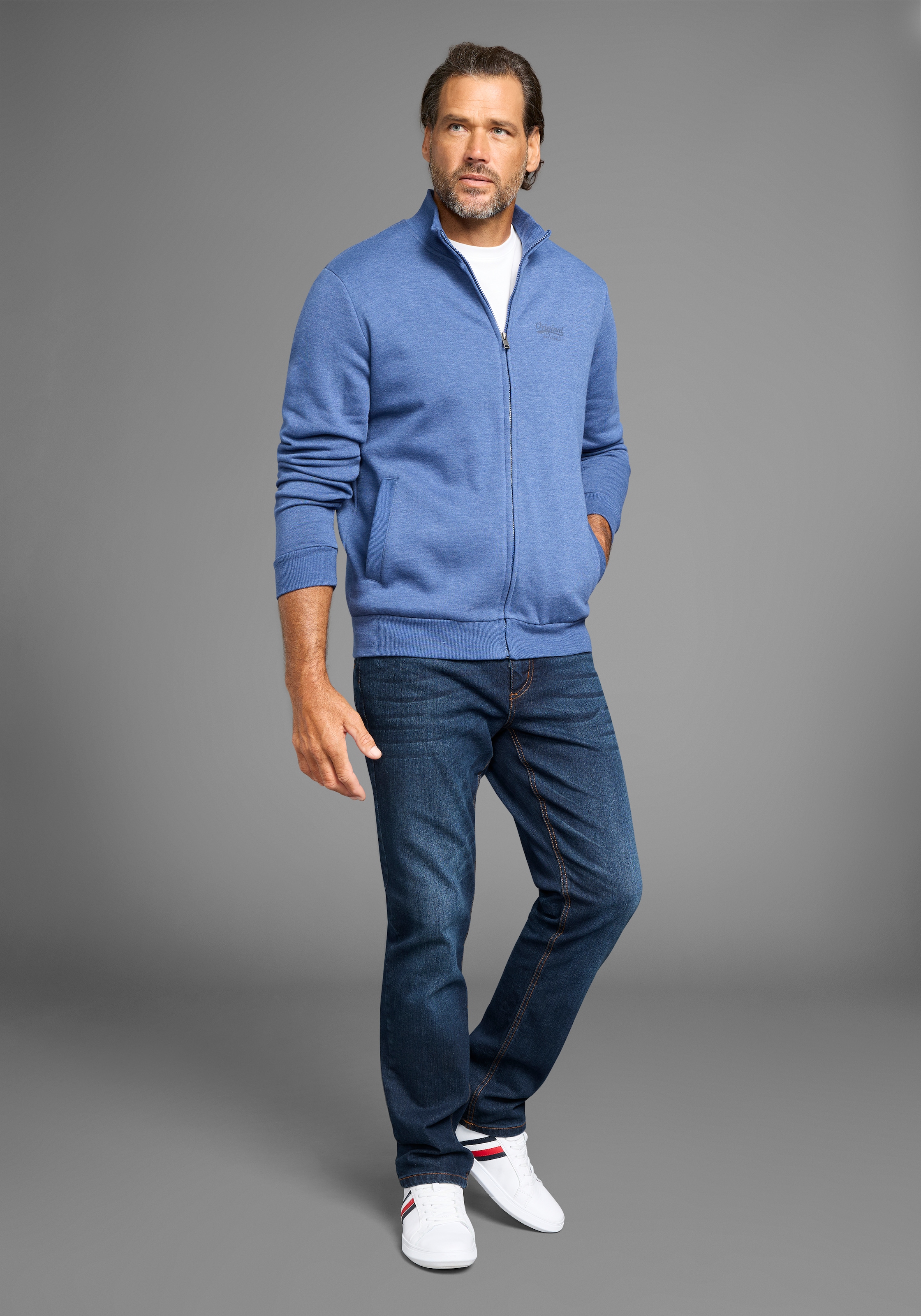 Man's World Sweatjacke , Stehkragen und dezentem Logodruck