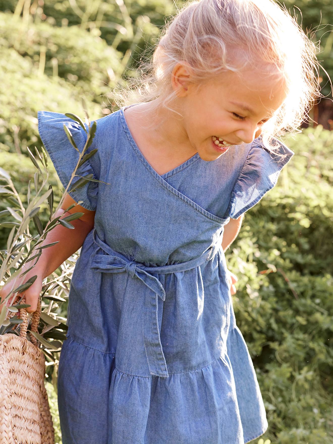 Vestido envelope leve em denim para meninas, lavagem azul escura.