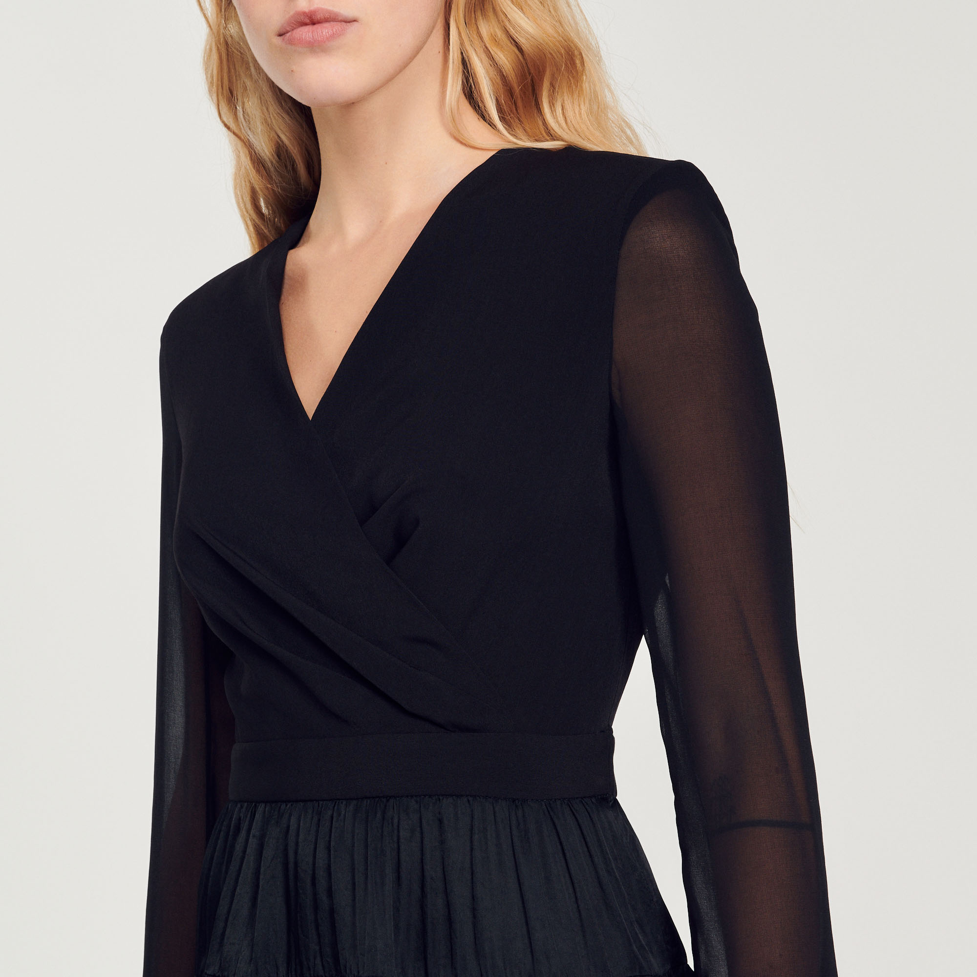 Robe courte fluide bimatiéres