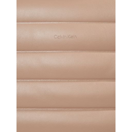 Calvin Klein Line Quilt Medium Tote Taske, Chanterelle