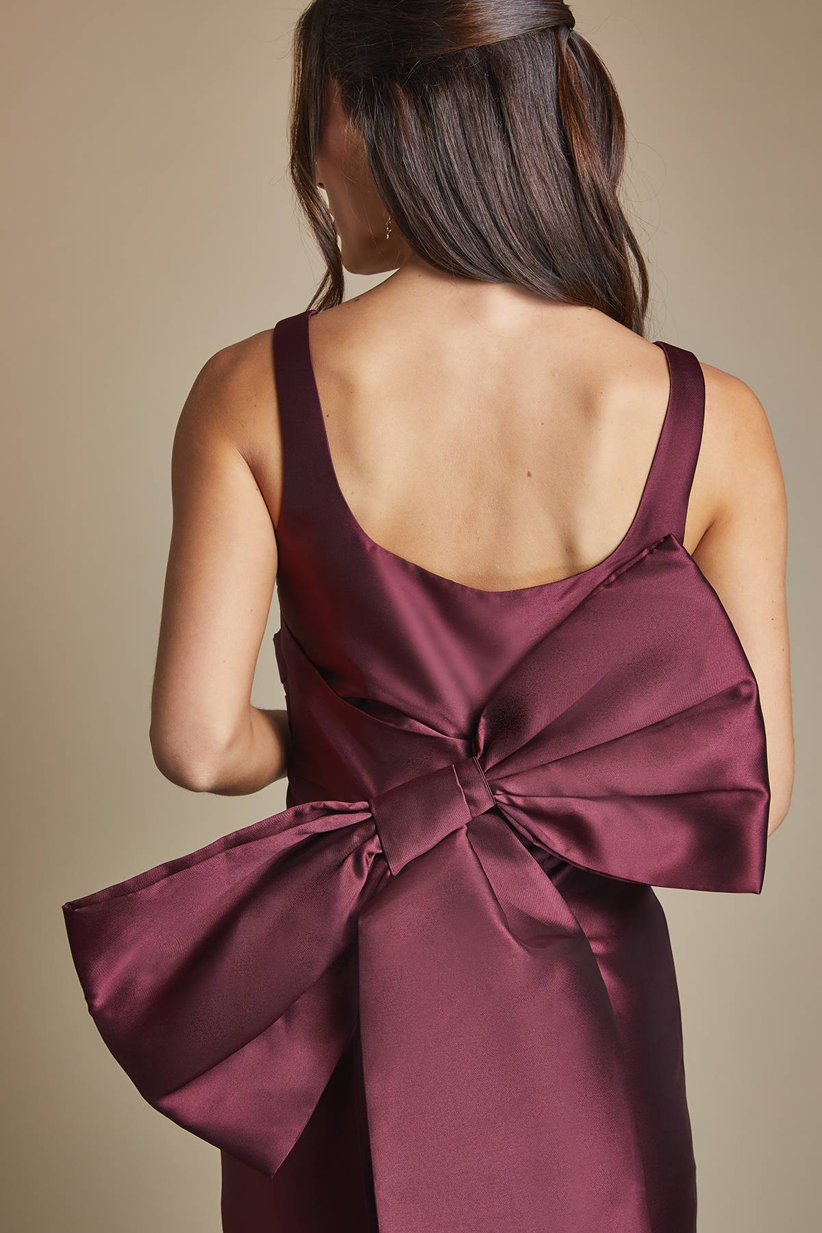 Coast Robe de Demoiselle d'Honneur Droite Sans Manches en Sergé avec Nœud Statement au Dos