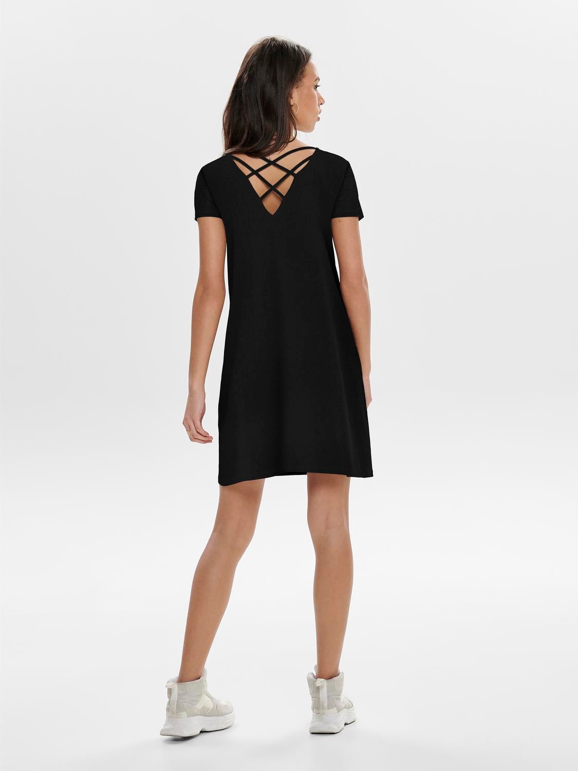 ONLBERA Kurzes Kleid Black