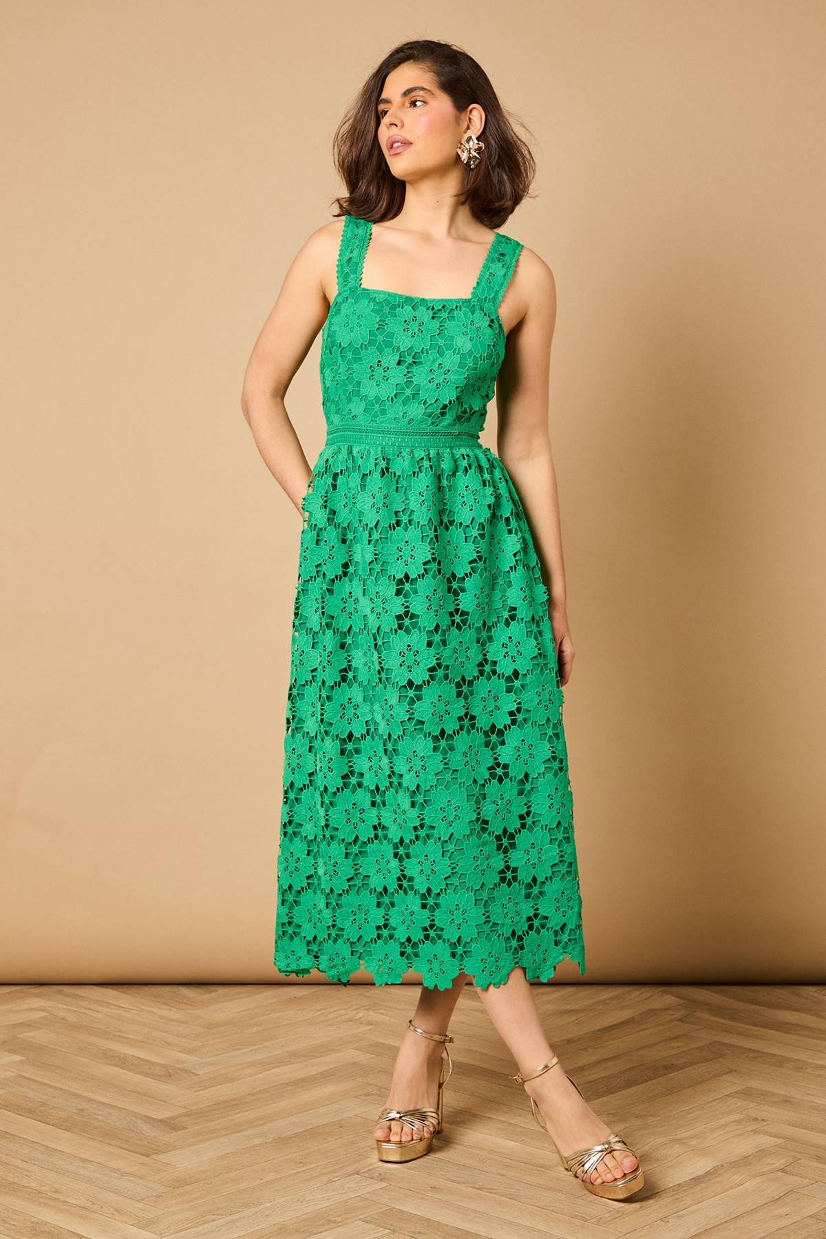 Oasis Robe Midi à Encolure Carrée avec Détails en Dentelle Florale