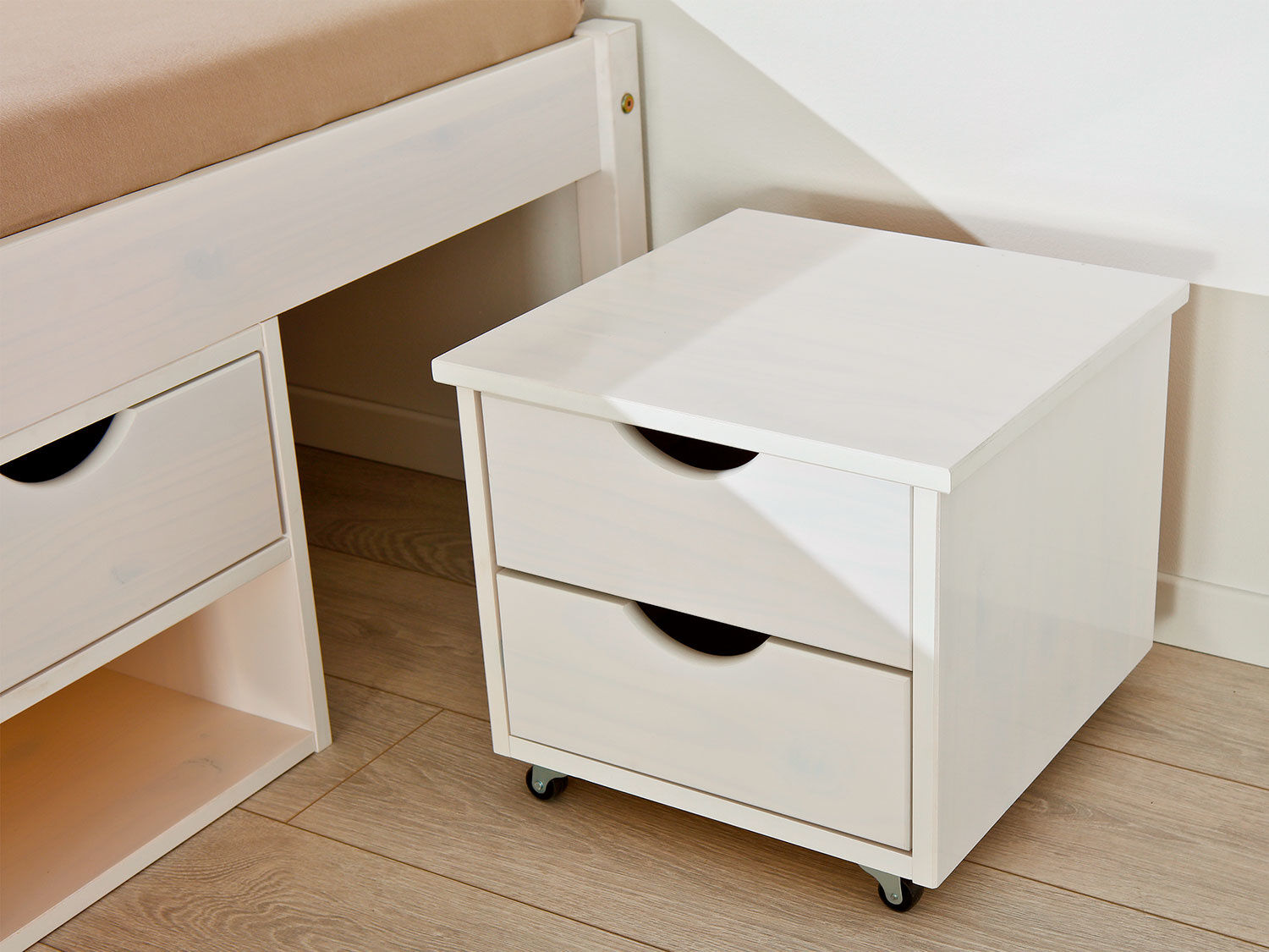 Funktionsbett TOM mit viel Stauraum