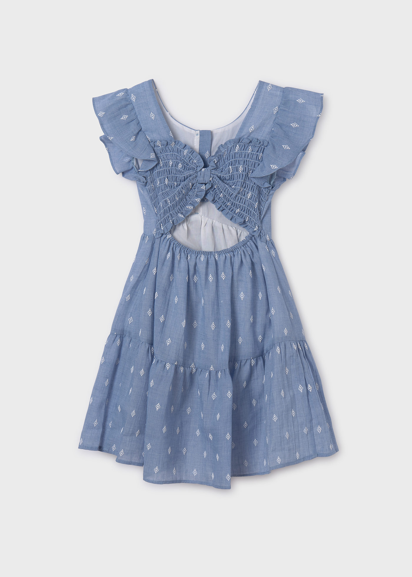 Vestido estampado com pequeno detalhe nas costas