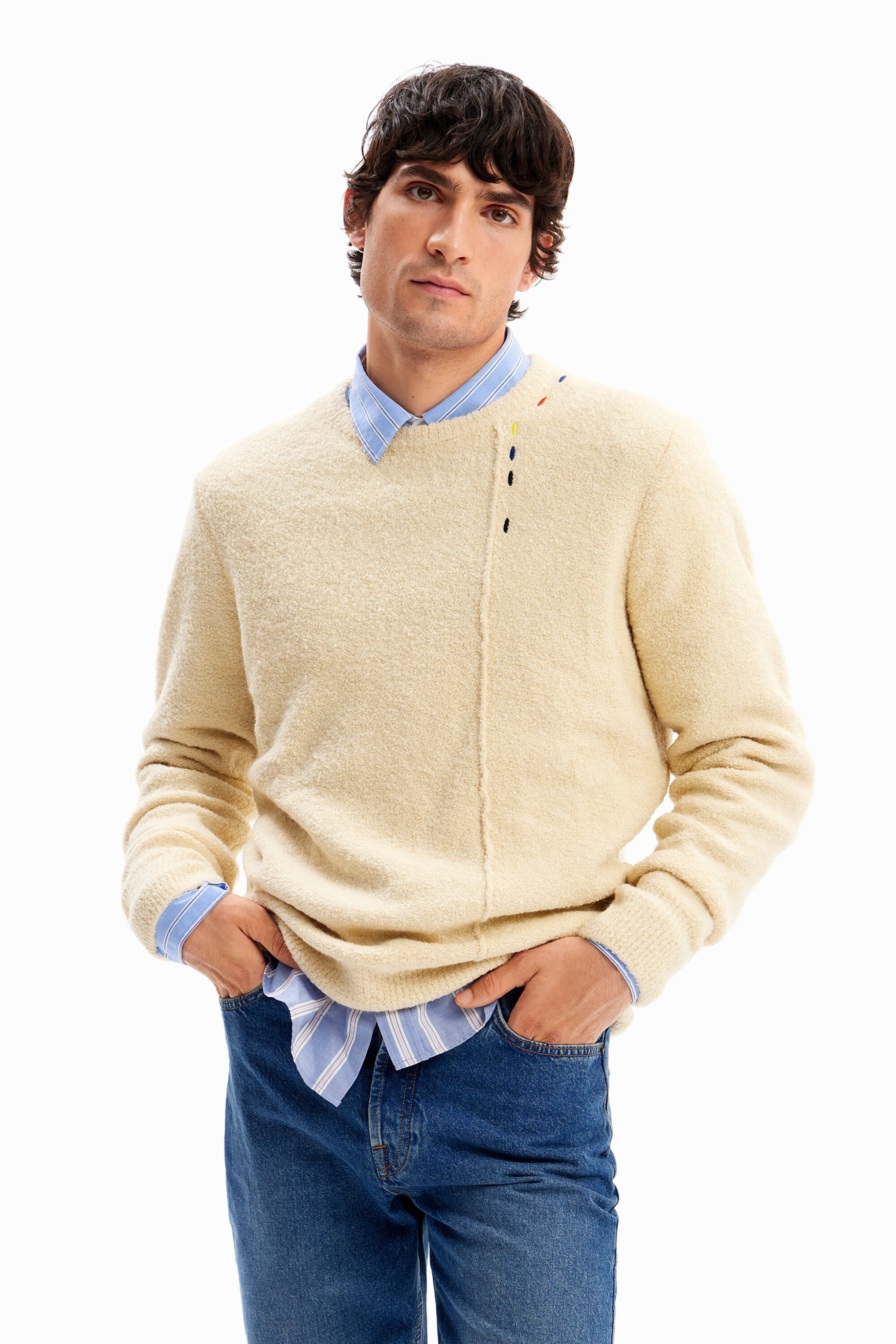 Camisa de lã bordada