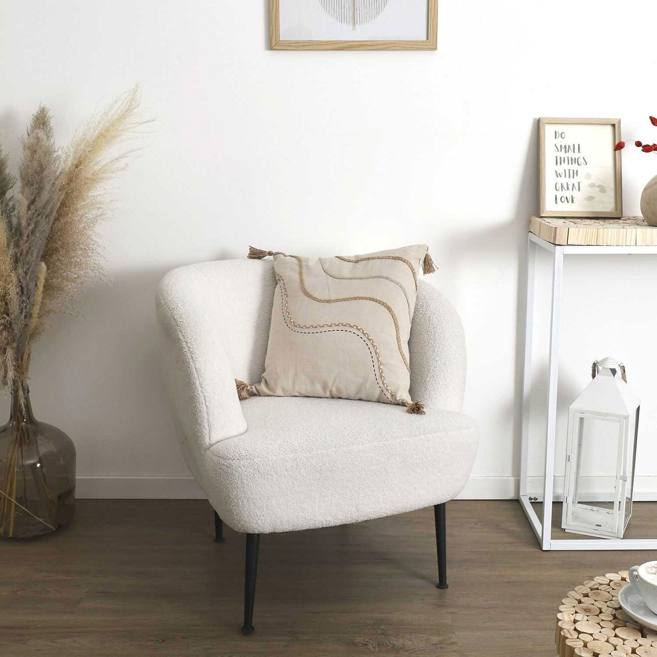 Home Deco Factory Coussin à pompons beige - 40x40 cm