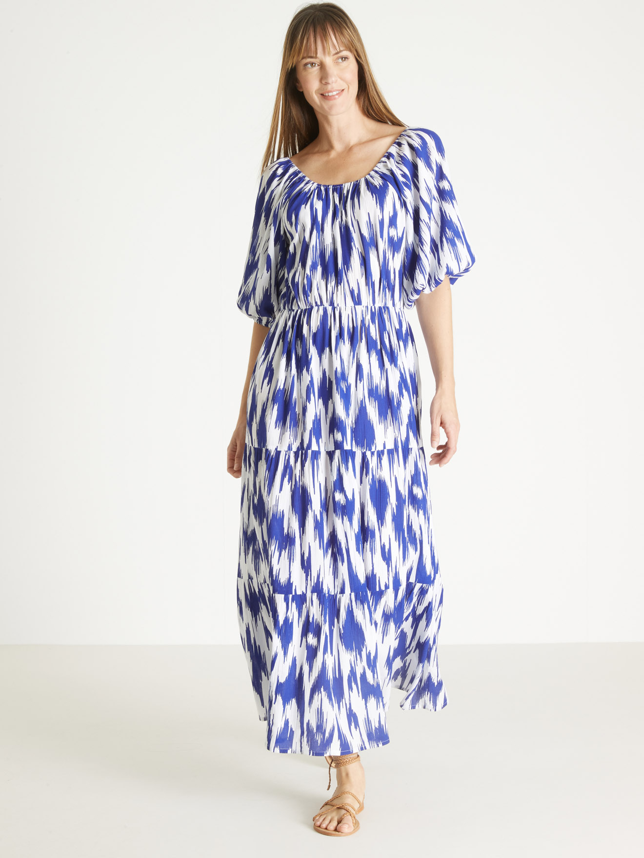 Robe longue à volants en crépon fluide