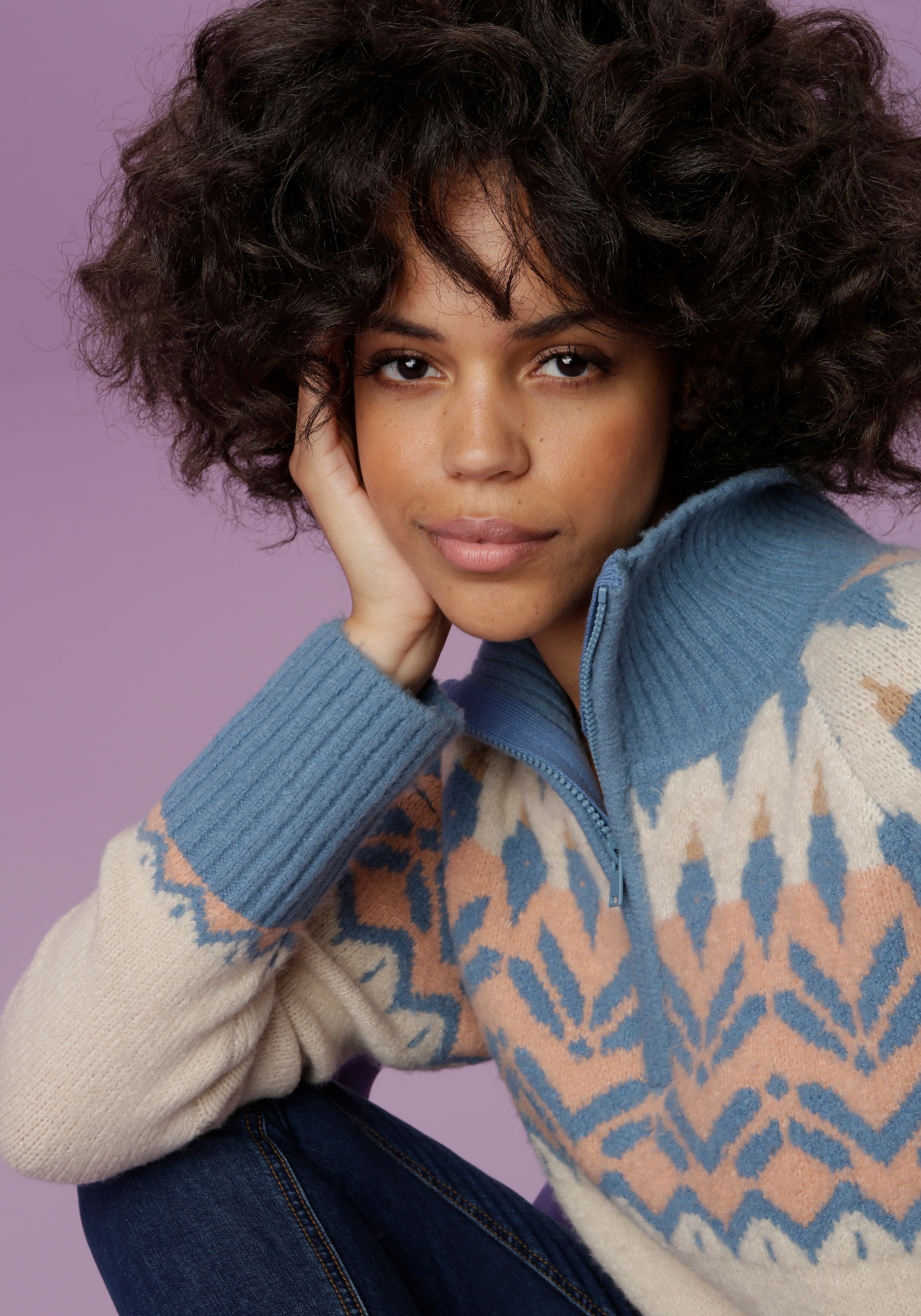 Aniston CASUAL Strickpullover , mit Kragen und Reissverschluss