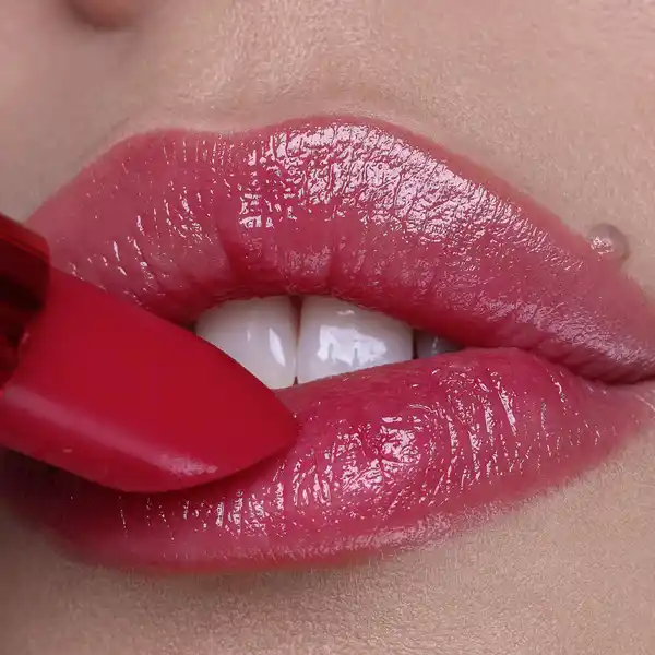 Wild Hibiscus Glow Lip Balm 010